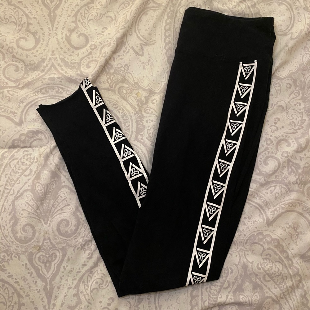 Aritzia leggings